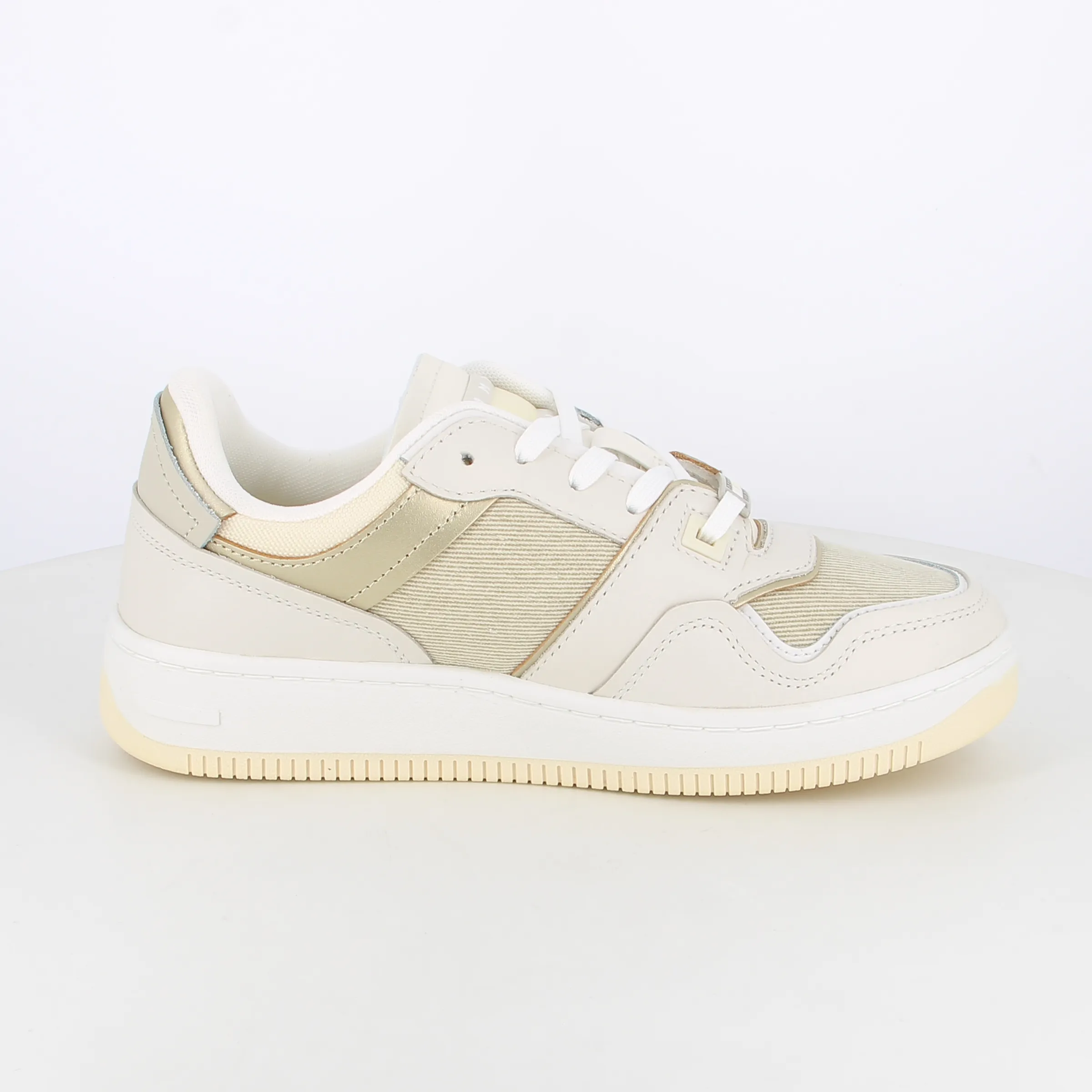 -----Tommy Hilfiger -----Sneakers da donna con dettagli laminati e logo ----