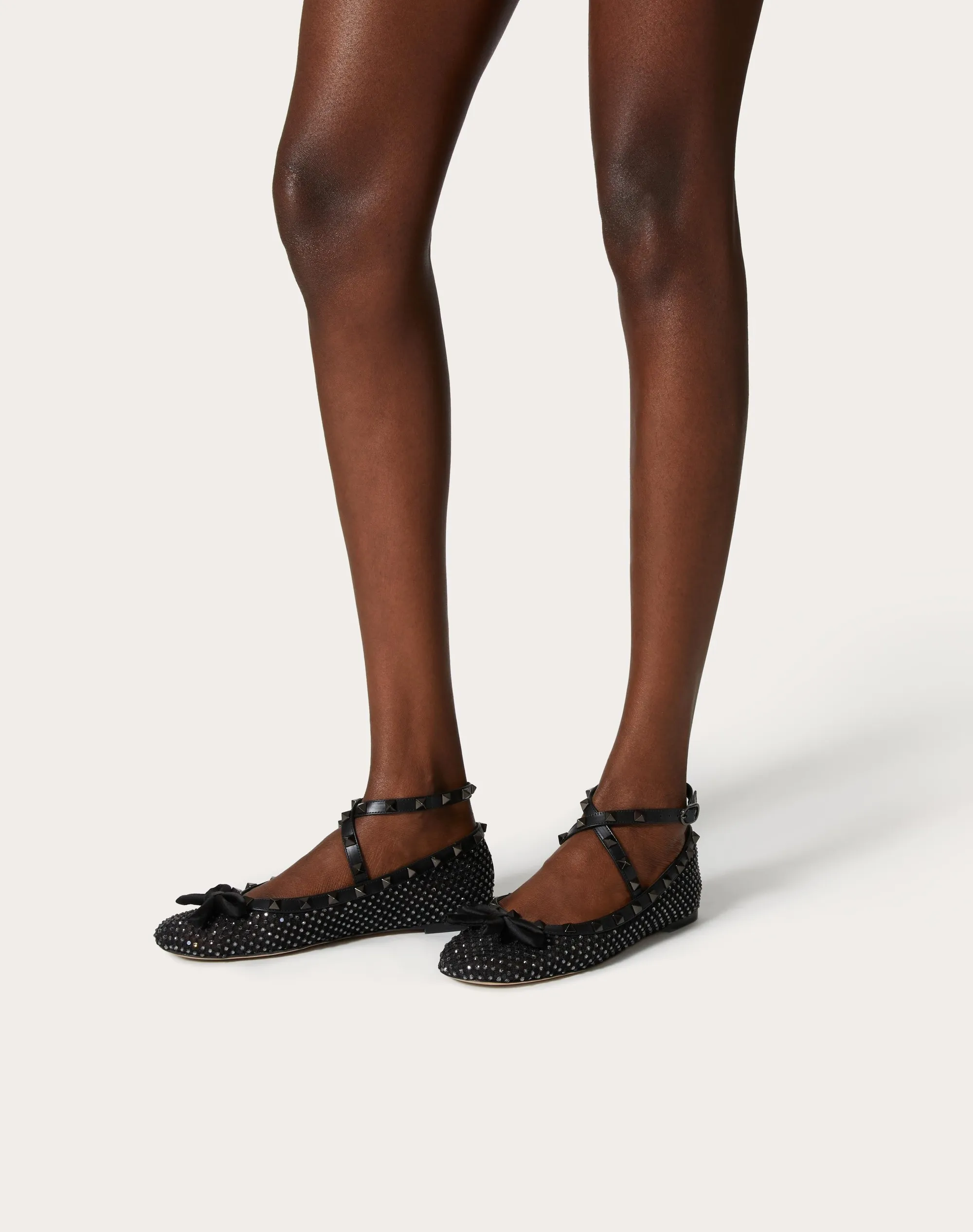BALLERINA ROCKSTUD IN RETE CON CRISTALLI E BORCHIE IN TONO