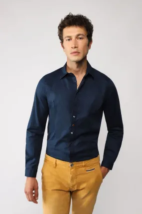 Camicia monocolour con bottoni a contrasto