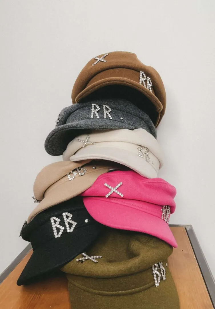 Cappello con becco – Sette colori