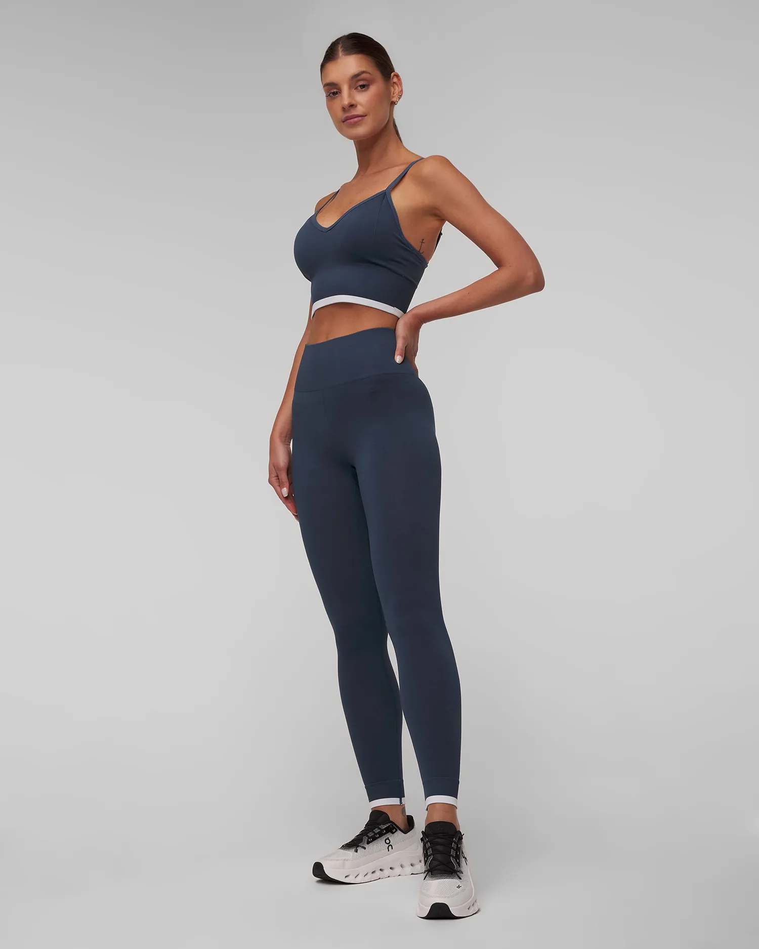 Leggings blu da donna The Upside Form Seamless 25in Midi Pant usw124028-blue
