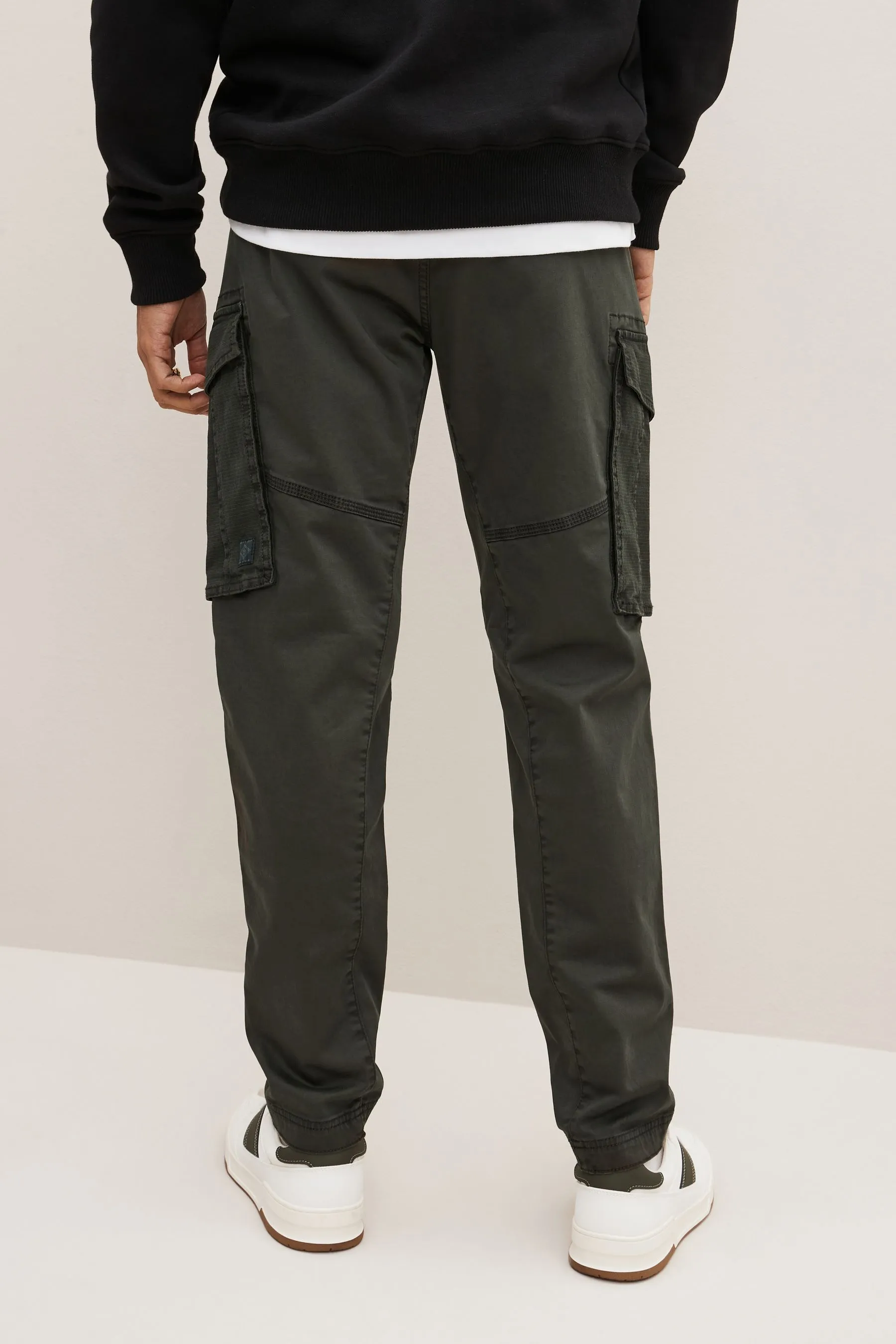 Shorts cargo elasticizzati con zip