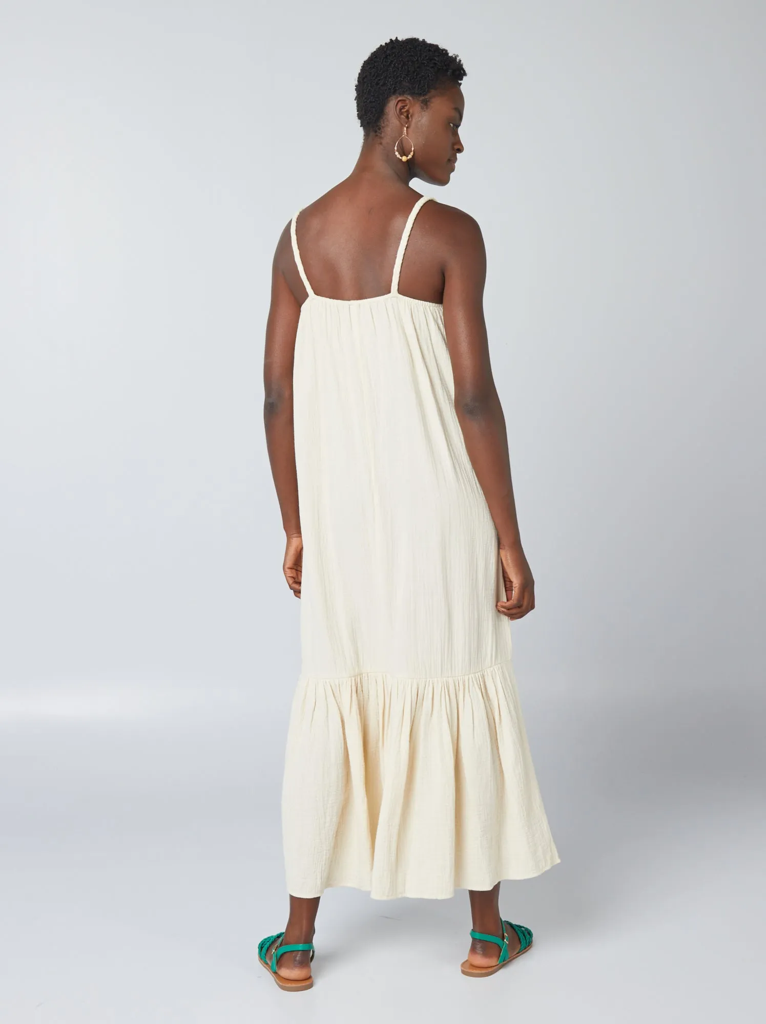 Vestito lungo con spalline intrecciate - BEIGE